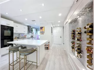 Photo #3: O6353193 Listing