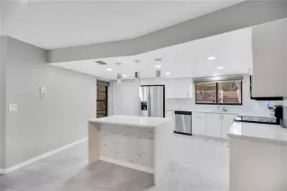 Photo #4: O6353321 Listing 