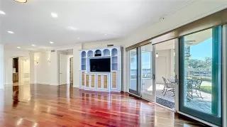 Photo #5: O6353495 Listing