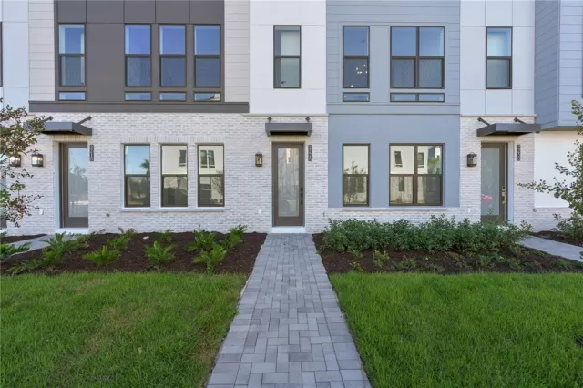 MLS: O6353817 Condo For Sale