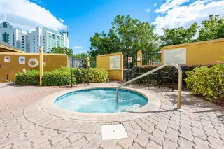 Photo #2: O6353987 Listing