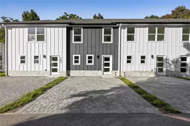 MLS: O6354258 Condo For Sale