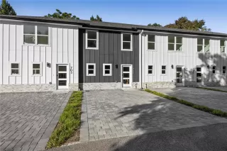 Photo #1: O6354258 Listing