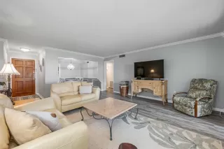 Photo #2: O6354465 Listing