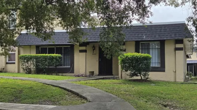 MLS: O6354532 Condo For Sale