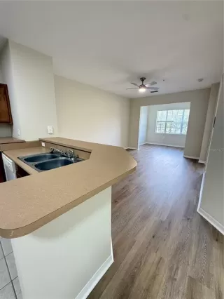 Photo #5: O6354658 Listing 