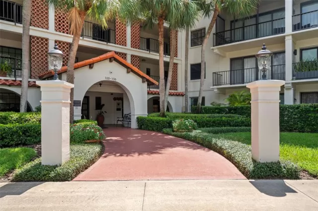 MLS: O6354679 Condo For Sale