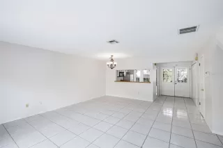 Photo #2: O6355000 Listing 