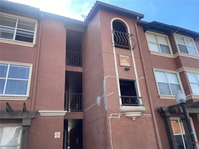 MLS: O6355156 Condo For Sale
