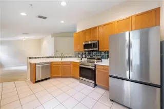 Photo #2: O6355222 Listing