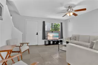 Photo #2: O6355305 Listing