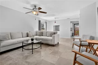 Photo #3: O6355305 Listing