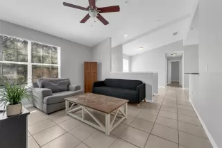 Photo #3: O6355384 Listing