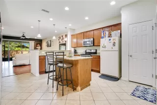 Photo #5: O6355472 Listing