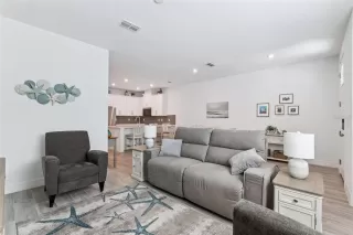 Photo #1: O6355587 Listing