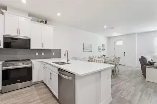 Photo #6: O6355587 Listing