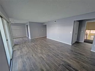 Photo #3: O6355895 Listing
