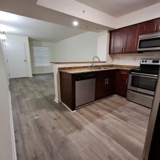 Photo #1: O6355942 Listing