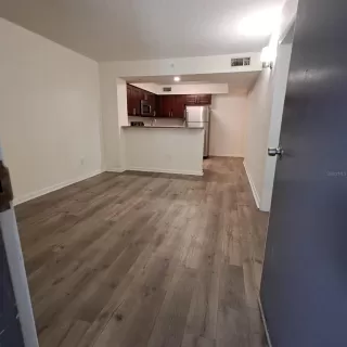 Photo #2: O6355942 Listing