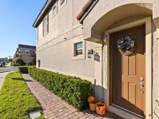 Photo #1: O6355993 Listing