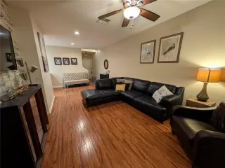 Photo #2: O6356098 Listing