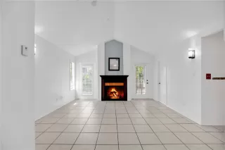 Photo #4: O6356371 Listing