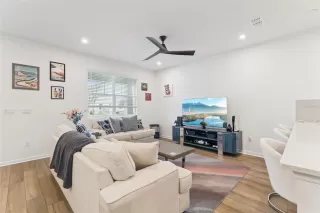 Photo #4: O6356384 Listing