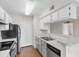 Photo #4: O6356466 Listing