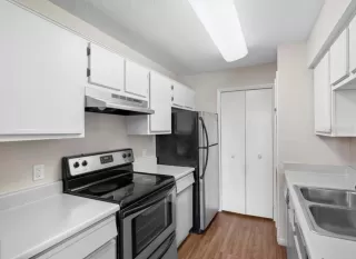 Photo #5: O6356466 Listing