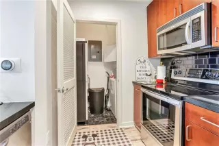 Photo #5: O6356634 Listing