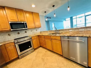 Photo #5: O6356643 Listing