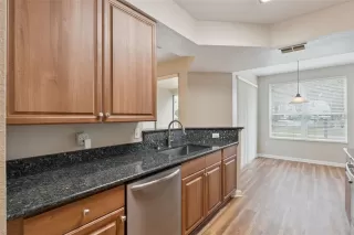 Photo #3: O6356691 Listing