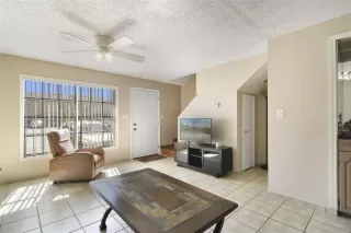 Photo #3: O6356871 Listing