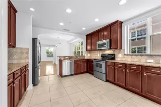 Photo #4: O6357172 Listing