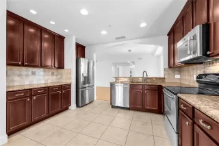 Photo #6: O6357172 Listing