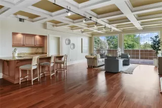 Photo #6: O6357271 Listing