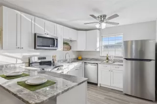 Photo #1: O6357427 Listing