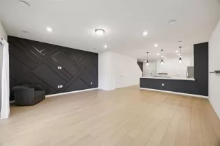 Photo #2: O6357700 Listing