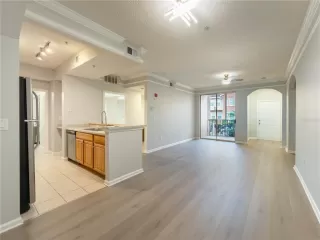 Photo #5: O6357912 Listing