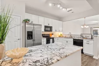 Photo #2: O6358098 Listing 