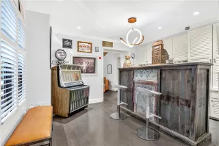 Photo #4: O6358147 Listing