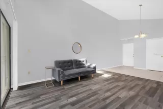 Photo #5: O6358554 Listing