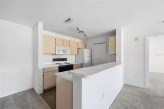 Photo #6: O6358904 Listing