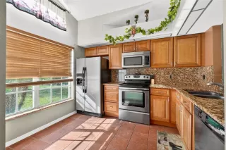 Photo #3: O6359108 Listing