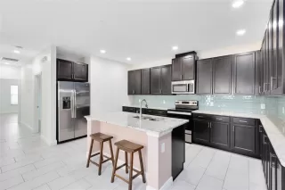 Photo #2: O6359483 Listing