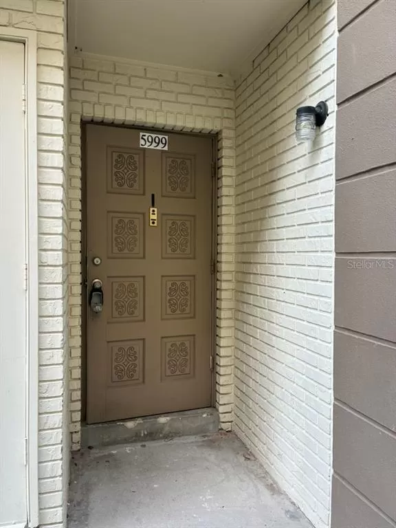 MLS: O6359669 Condo For Sale