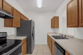 Photo #5: O6359719 Listing