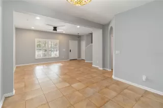 Photo #5: O6360063 Listing 