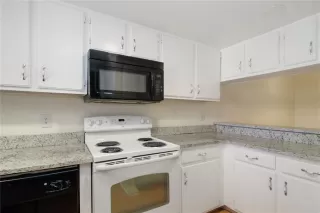 Photo #2: O6360149 Listing 