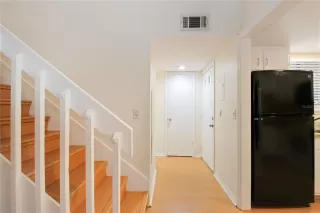 Photo #5: O6360149 Listing 